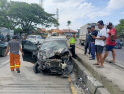Dua Orang Luka Ringan, Kecelakaan Daihatsu Ayla dan Truk Light di Cikarang Utara Masih Diselidiki