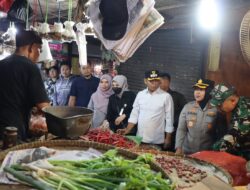 Kapolres Metro Bekasi Bersama Plt Bupati Bekasi dan Forkopimda Sidak Harga Sembako di Pasar Tambun Menjelang Idul Fitri 1447H