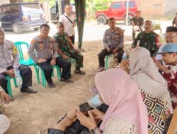 JAGA BEKASI ON THE SPOT Sentuh Langsung Warga, Kapolsek Pebayuran Tegaskan Siskamling Adalah Benteng Utama Cegah Kejahatan