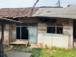 Potret Kemiskinan yang Buram: Janda Penderita Stroke di Kabupaten Bekasi Tinggal di Rumah Nyaris Roboh