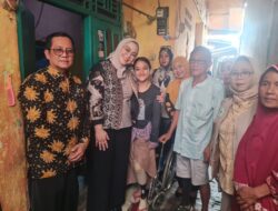 Dr. Hj. Cellica Nurrachadiana dan Asep Saepul Bahri, SKM., MM Serahkan Bantuan Kaki Palsu serta Modal Usaha untuk Fitri