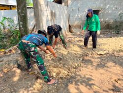 Kolaborasi TNI dan Warga Percepat Pengurukan Tanah dalam Program TMMD Ke-129 di Cibarusah